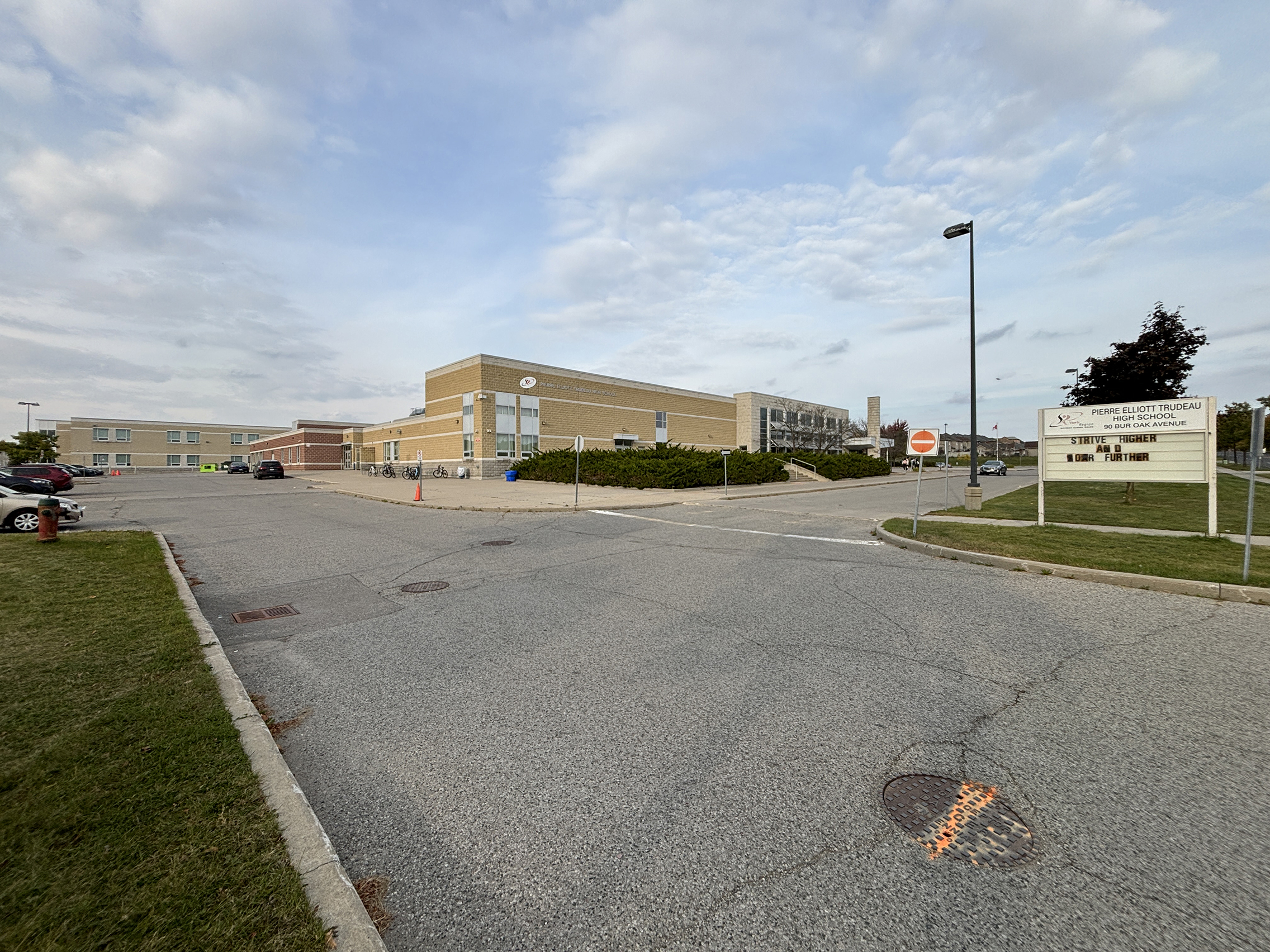 Exterior of Pierre Elliott Trudeau High School