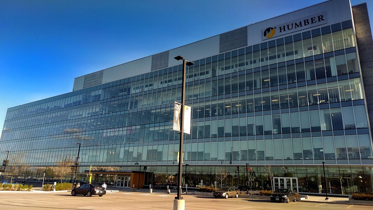 Humber Polytechnic North campus Learning Resource Commons entrance