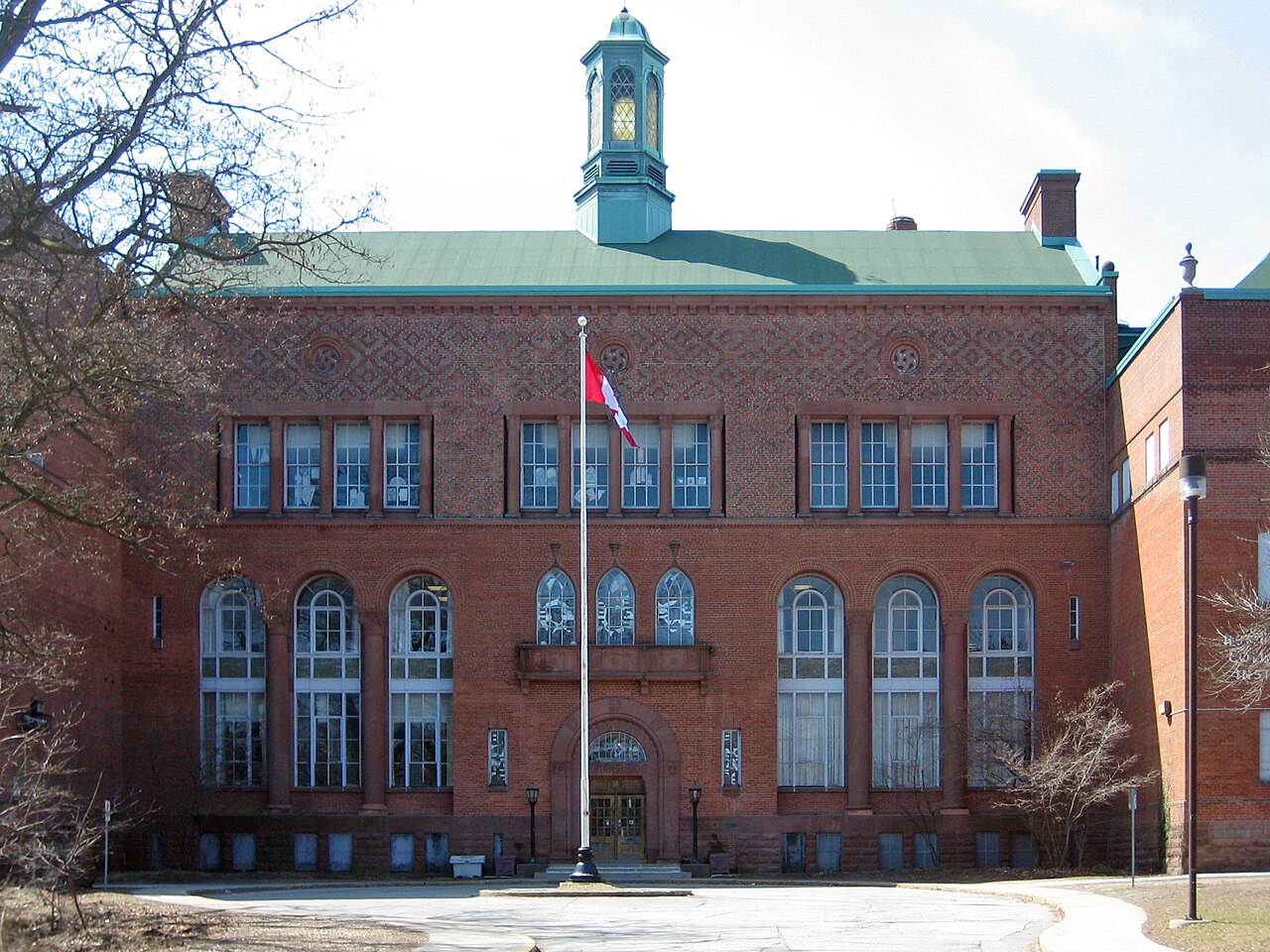 Humberside Collegiate Institute school exterior